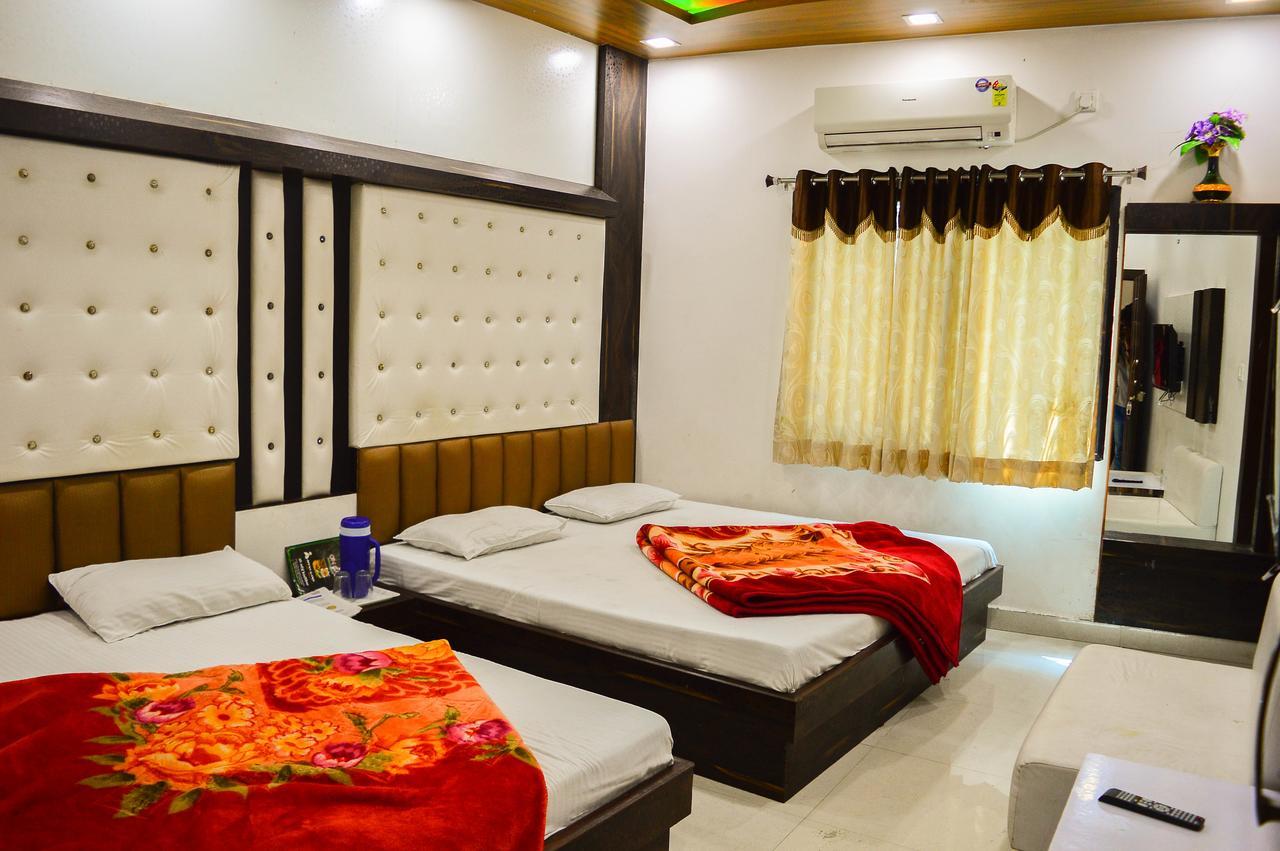 Hotel Shree Dwarkadhish Palace Ujjain Exterior foto